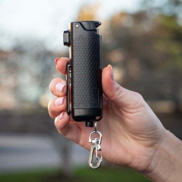 💜 Sabre Safe Escape 3-IN-1 Pepper Gel w/ Seat Belt Cutter & Window Breaker NWT - Picture 2 of 10